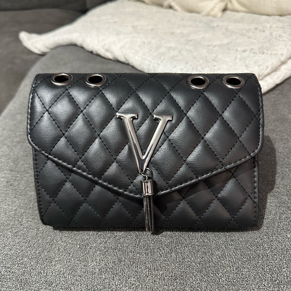 Elegant Black Quilted Handbag/Clutch